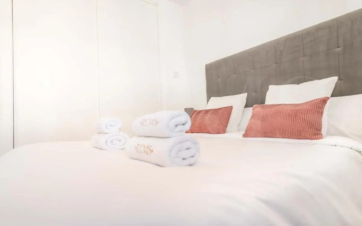 Holiday home Seaview House With Rooftop Pool, Game Room, Parking Rems Torremolinos Spain